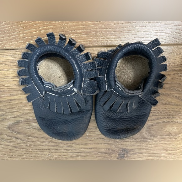 Minimocs Little Folks Deep Blue Soft Sole Shoe Well Loved Leather Blue Moccasin - Picture 3 of 3